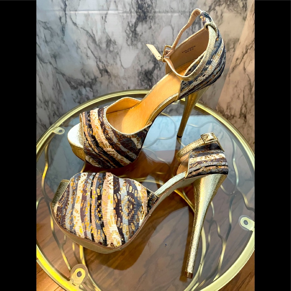 Gold Madison by Shoedazzle “Yolanda” size 9.5